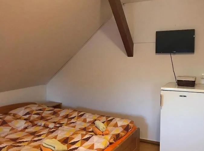 Pod Smrcinou Casa de hóspedes 3*